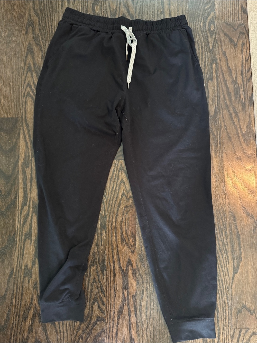 Vuori Women’s Performance Joggers - Medium, Black - Picture 3 of 7
